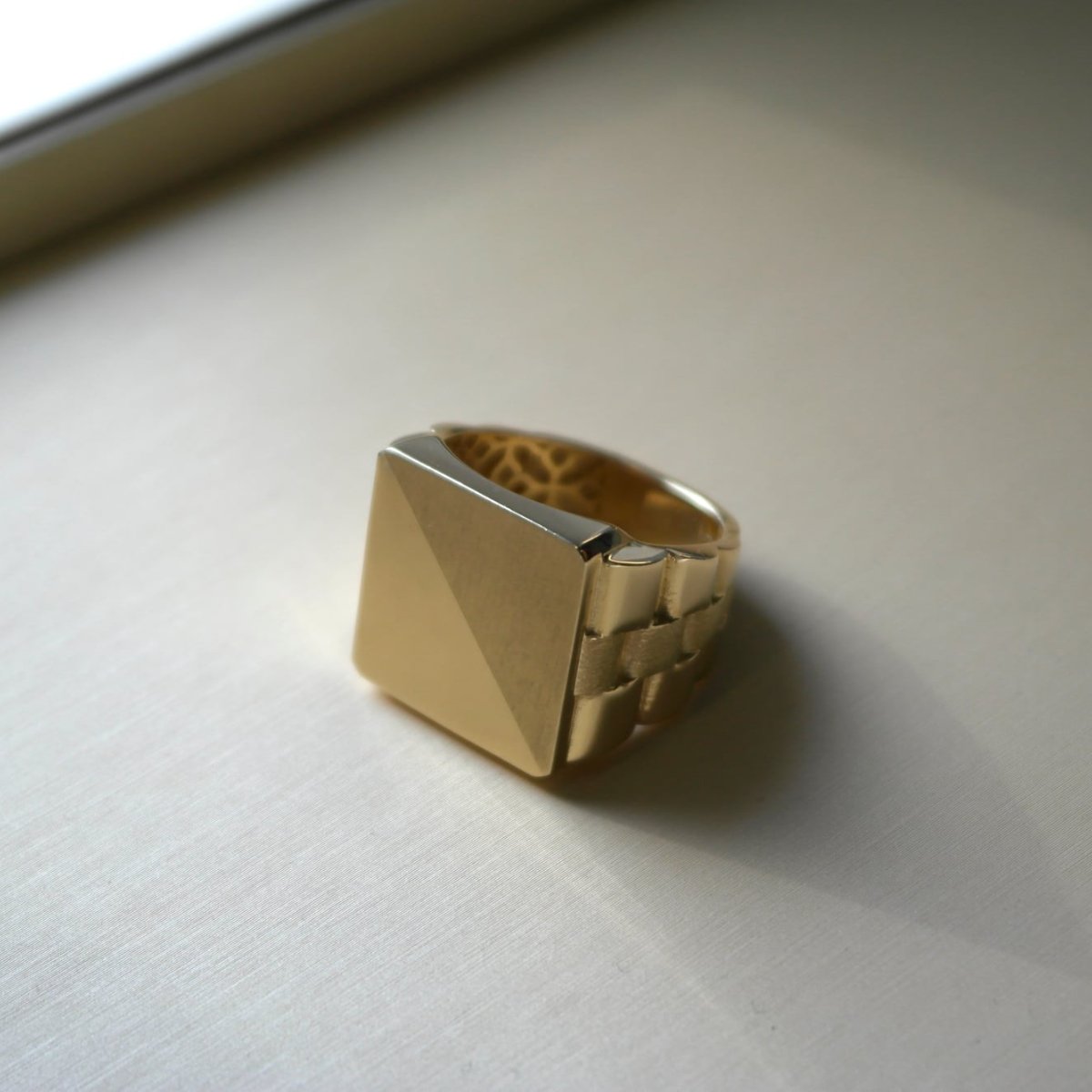 Sygnet złoty kwadratowy