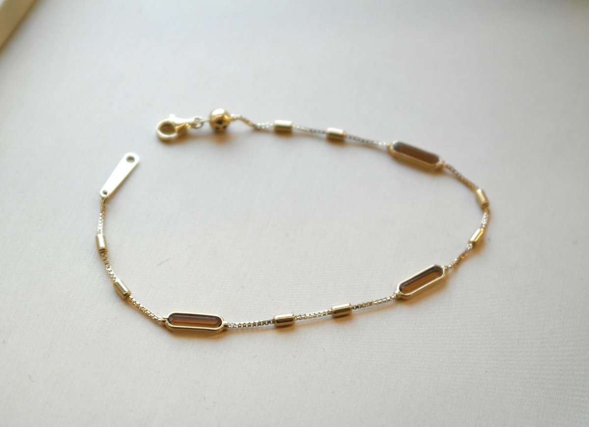 Elegancka delikatna bransoletka