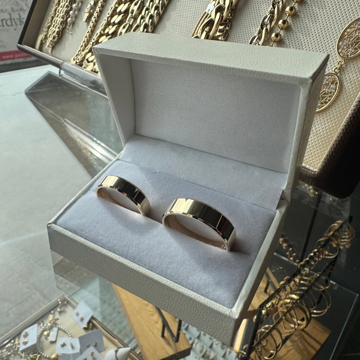 Obrączki Proste ze ścinanymi krawędziami E-106