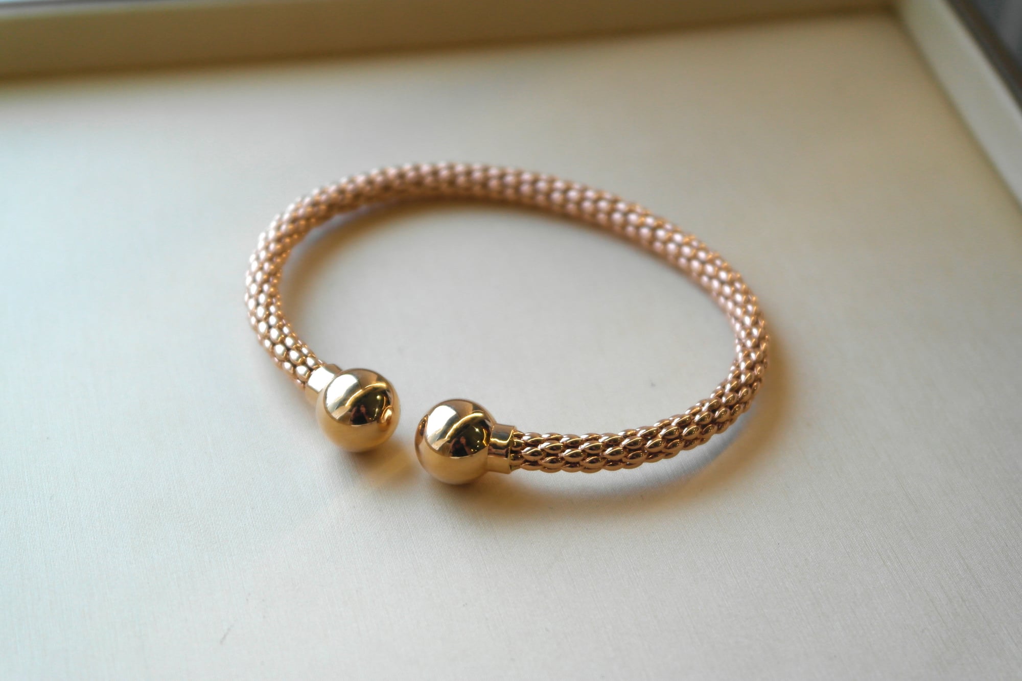 Elastyczna Różowa Bransoletka