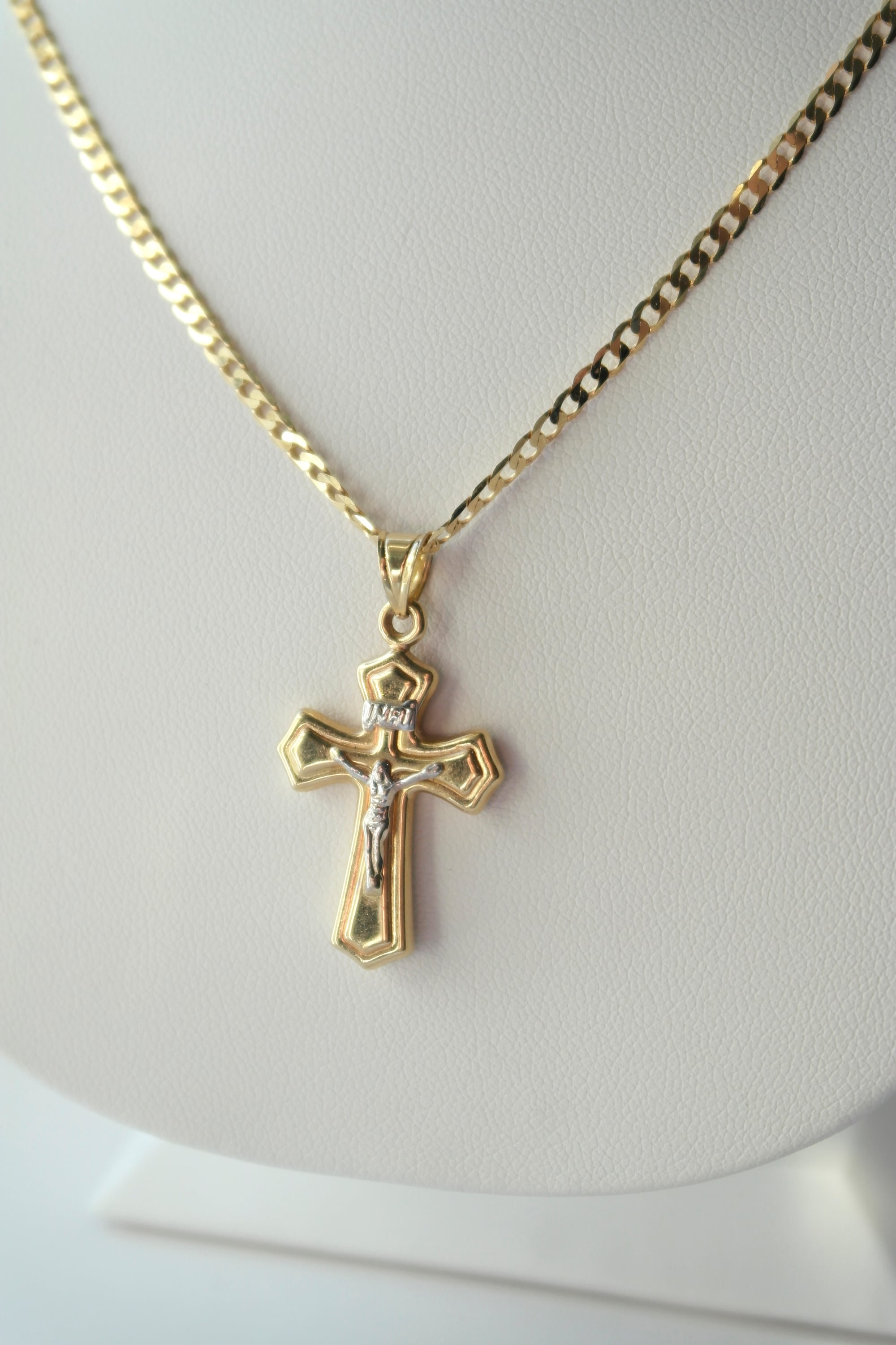 Krzyżyk z wizerunkiem Jezusa