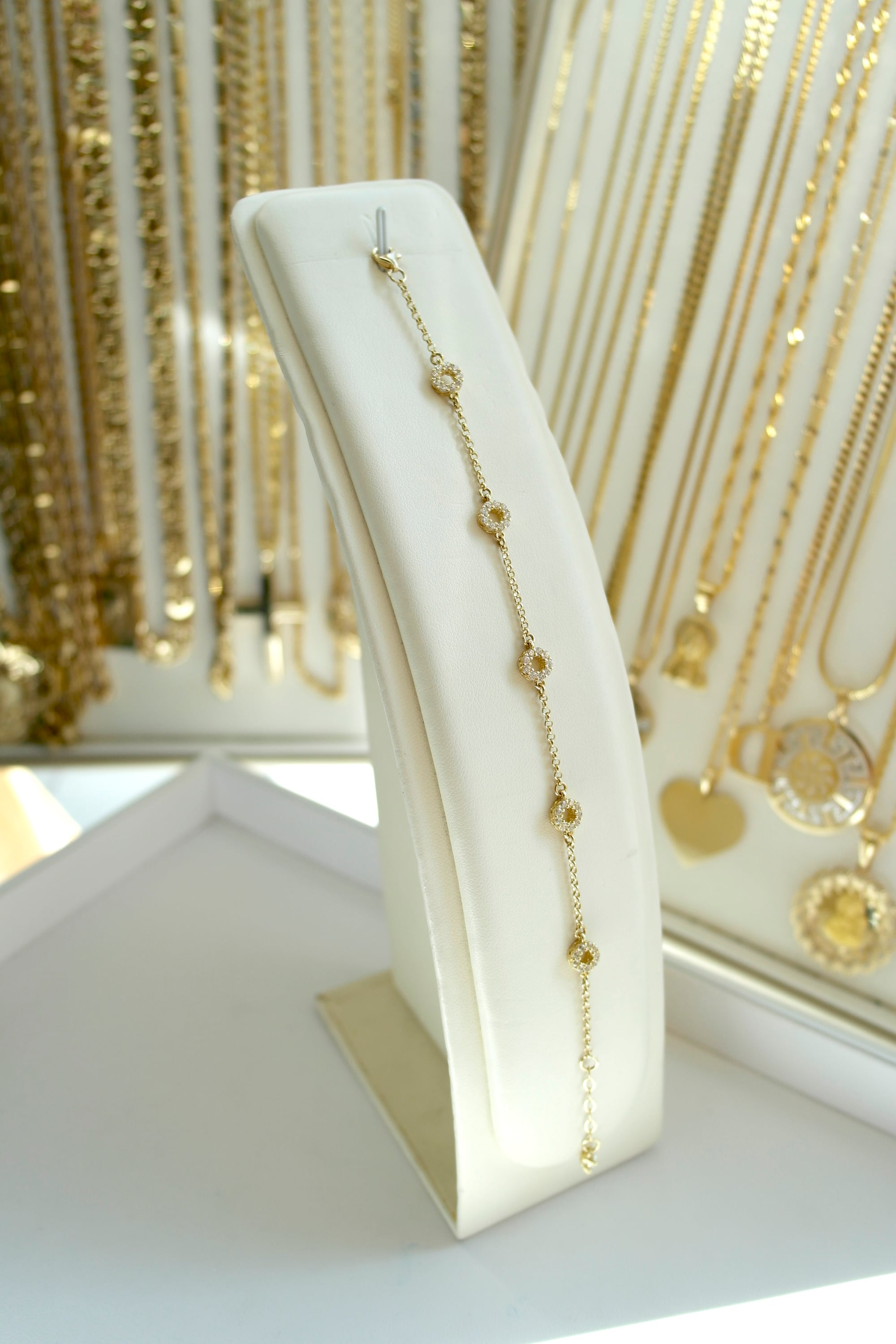 Bransoletka złota – kółka z cyrkoniami