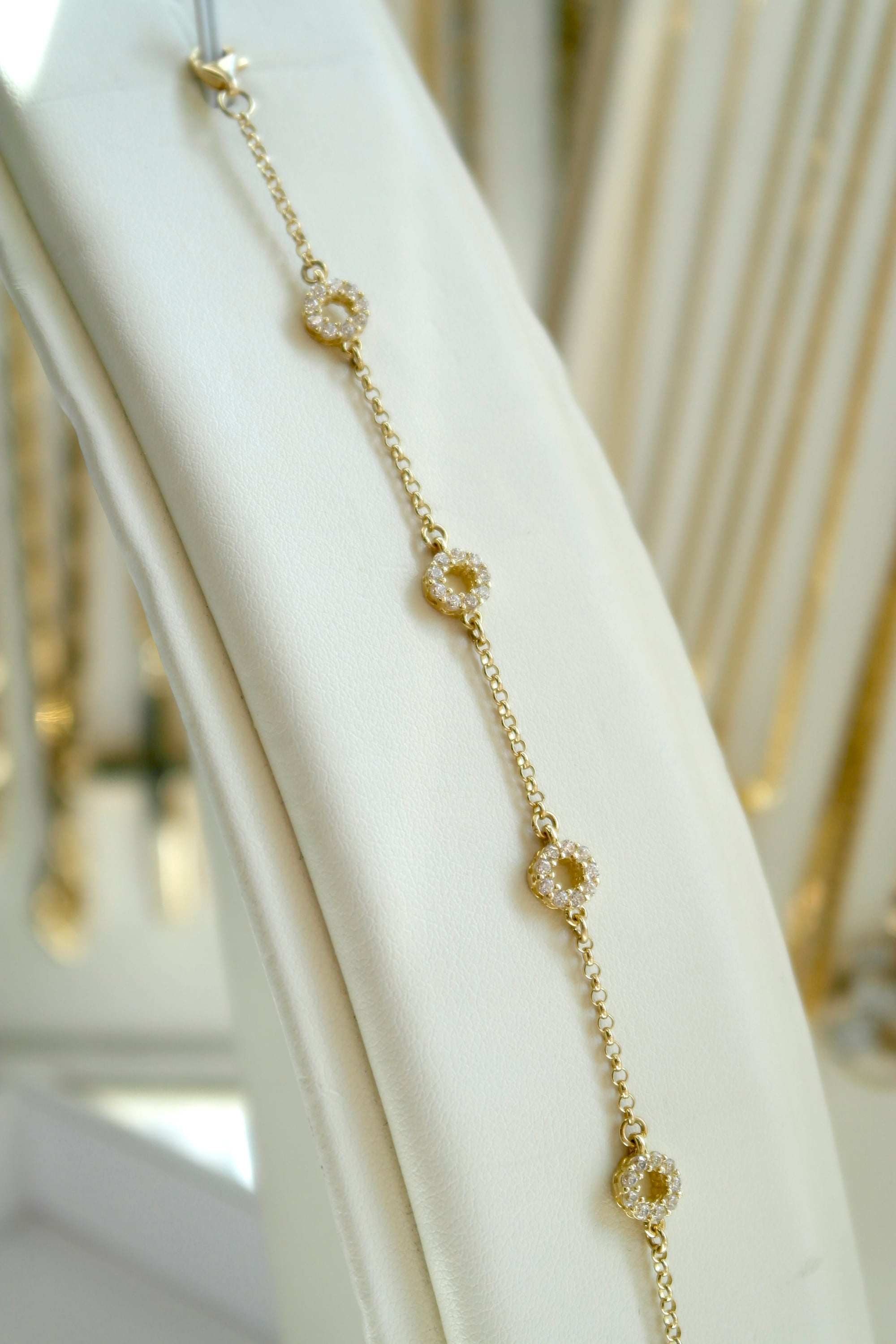 Bransoletka złota – kółka z cyrkoniami