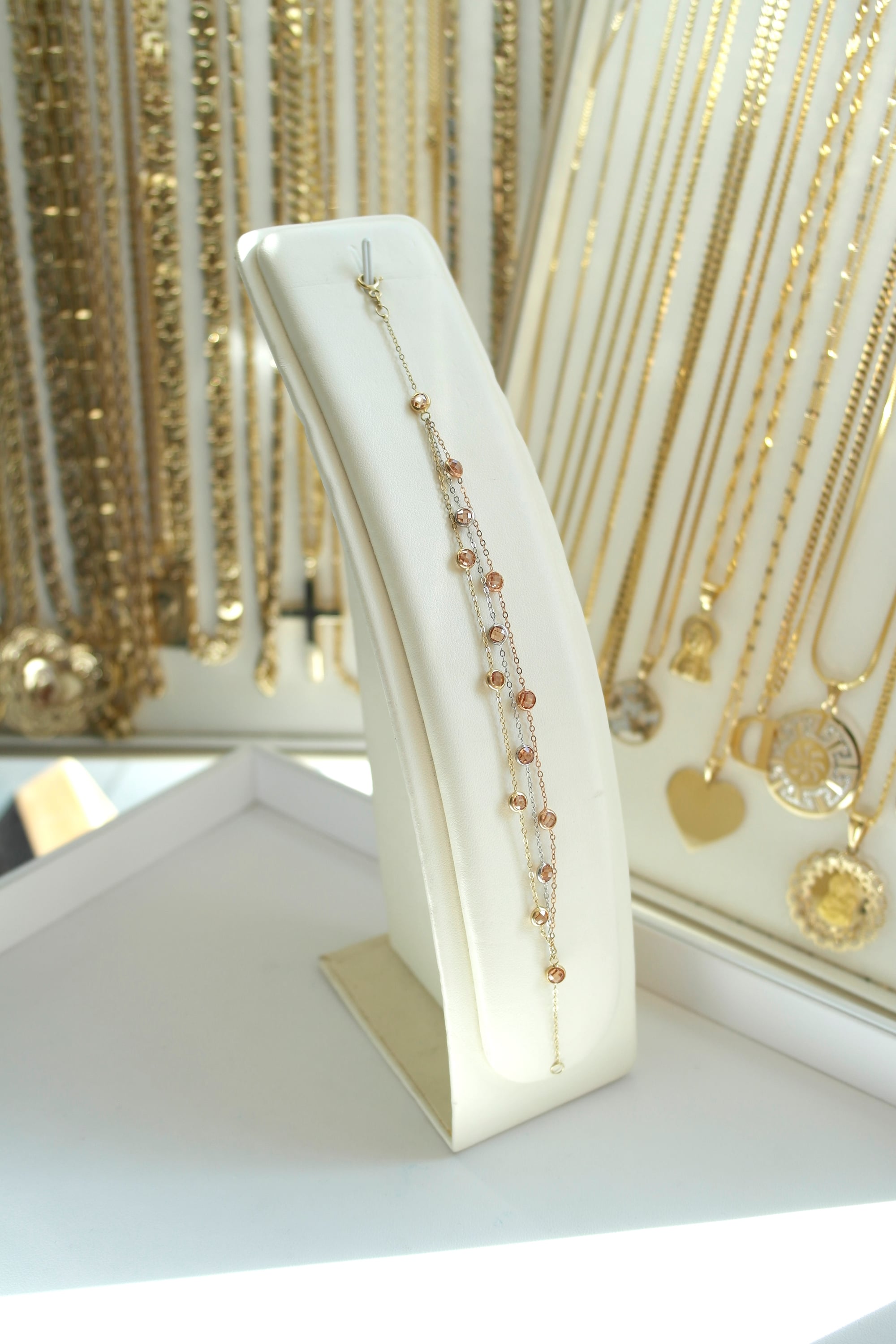 Wielorzędowa bransoletka z kulkami